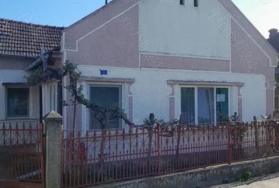 Casă cu 3 camere în Hurezu Mare - 1