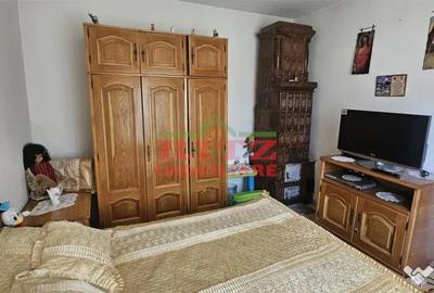 Casă cu 7 camere cu Teren 1756 Mp în Caracal - 11