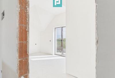 Duplex cu 4 camere cu Canalizare în Covaci - 22