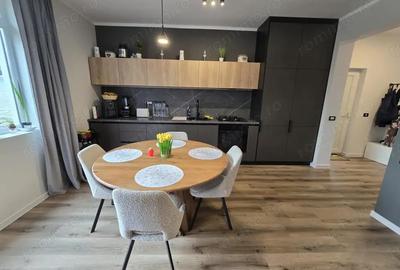 Duplex despartit prin camera tehnica - 4 camere Toate Utilitatile - 1