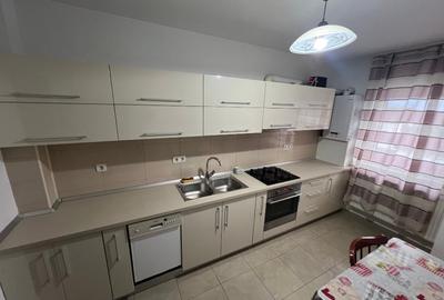 Proprietar ofer spre închiriere un apartament cu 3 camere, decomandat. - 3