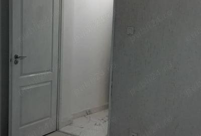 Vand apartament in Mun Caransebes cu 2 camere!