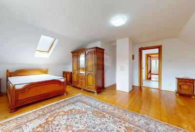 Casă individuală cu 10 camere cu Teren 710 Mp în Central - 24