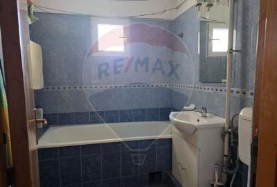 Apartament cu 3 camere de vanzare, str Bucovinei- zona Mioritei - 10