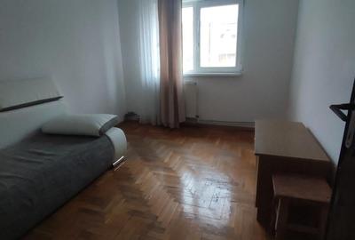Apartament cu 3 camere decomandat în Crâng - 3