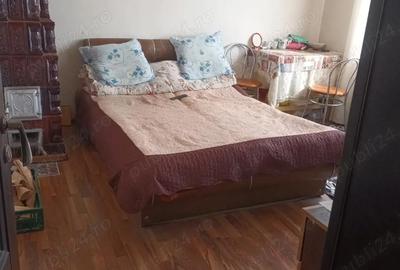 Casă cu Teren 474 Mp în Vărăști - 2