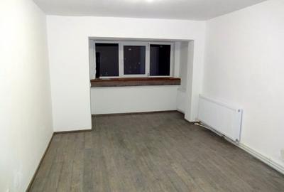 Apartament 4 camere central, Alba Iulia, bloc M-uri, direct proprietar - 3