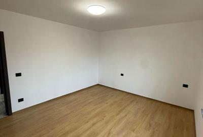 Casă cu 3 camere cu Teren 350 Mp în Letea Veche - 1