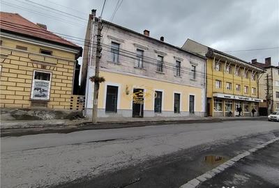 Spațiu comercial, de 72 mp, în Central - 4