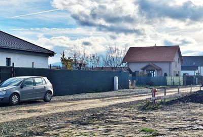 Vând teren comuna Cristian jud Brașov 714 metri patrați preț 78.000 E - 2