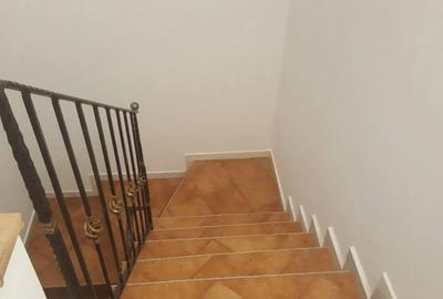 Casă cu 5 camere cu Teren 1000 Mp în Central - 13