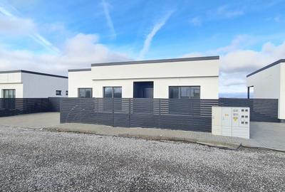 Casă individuală cu 4 camere cu Canalizare în Tărlungeni - 1