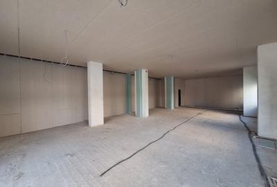 Spațiu comercial, de 563 mp, în Central - 3