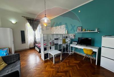Apartament cu 3 camere etajul 1 in zona Podgoria 137 mp