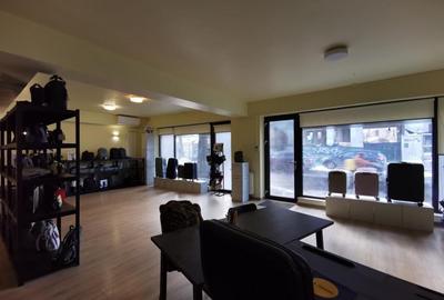 Spațiu comercial, de 215 mp, în Ștefan cel Mare - 3