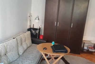 Garsonieră semidecomandată în Gara de Nord
