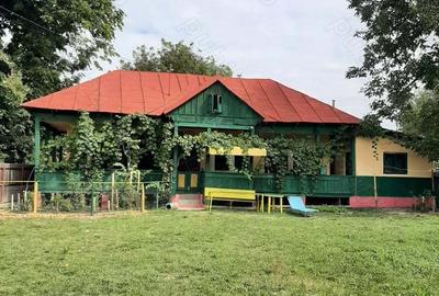 Casa cu teren Poiana Lacului - 1