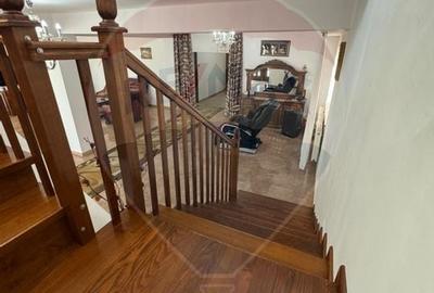 Casa / Vila cu 6 camere de vanzare - 15