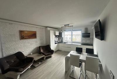 Apartament cu 3 camere decomandat în Central - 1