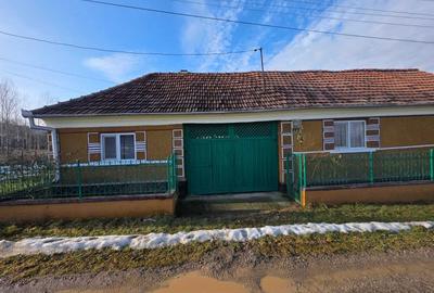 Casă cu 4 camere în Măgești - 1