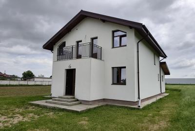 Casă individuală cu 4 camere cu Teren 508 Mp în Ghionea - 2
