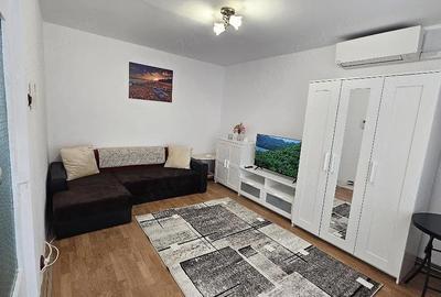 Garsonieră decomandată în Central
