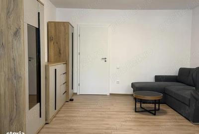 Garsonieră în Titan