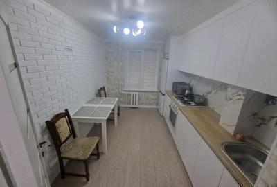 Apartament cu 2 camere decomandat în Take Ionescu
