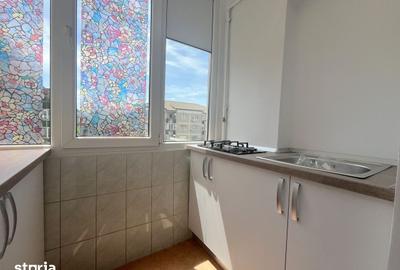 Apartament cu 3 camere decomandat, mobilat în Lipovei