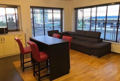 Apartament cu 3 camere semidecomandat, mobilat în Zorilor