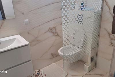 Casă cu 4 camere cu Teren 400 Mp în Central - 2
