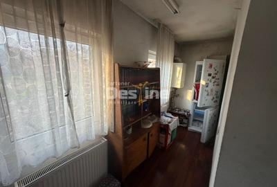 Casă individuală cu 3 camere cu Canalizare în Giulești - 11