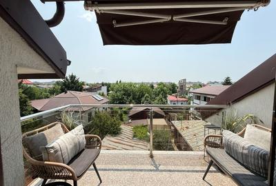 Apartament cu 3 camere decomandat în Tei