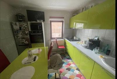 Apartament cu 3 camere semidecomandat în Tineretului - 7