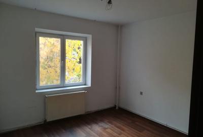 De vanzare Apartament 3 camere Bobocica Vitan - 4