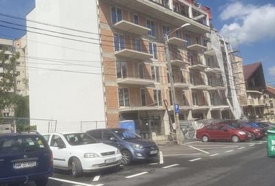 Apartament cu 3 camere semidecomandat în Central - 3
