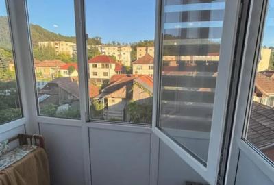 Apartament cu 3 camere decomandat în Central - 3