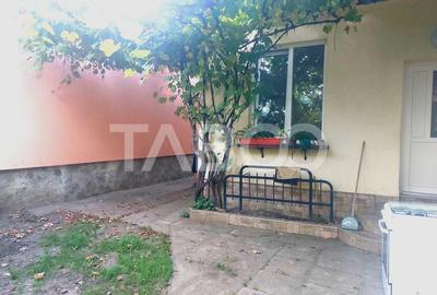 Casa individuala de vanzare 3 camere 90 mp teren liber 243 mp Cisnadie - 2