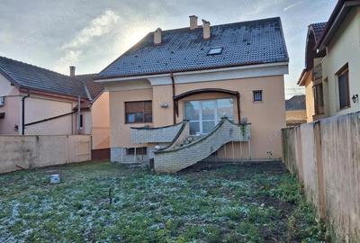 BRASADAS vinde casa RENOVATA partial 8 cam. 6 ari TITULESCU. - 2