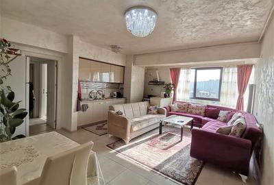 Apartament cu 4 camere semidecomandat în Colentina