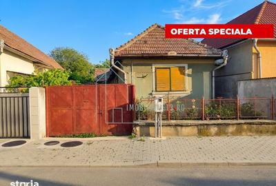 Casă cu 4 camere cu Teren 300 Mp în Central