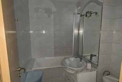 Vand apartament cu 3 camere, tip B, in Oradea, cartier Rogerius - 1