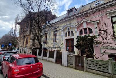 Casă individuală cu 6 camere cu Canalizare în Cișmigiu - 1