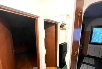 Garsonieră decomandată în Eroii Revoluției