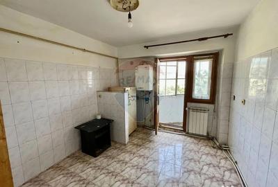 Apartament cu 3 camere decomandat în Brăilei - 1