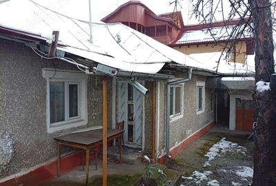 Casă cu 2 camere cu Teren 140 Mp în Central - 1
