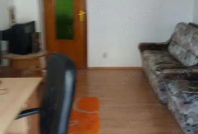 In regim de gazda pentru o femeie In regim de gazda pentru o femeie - 2