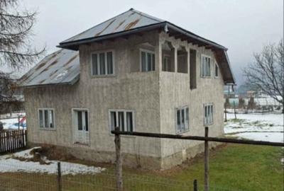 Casă cu 4 camere în Borca - 3