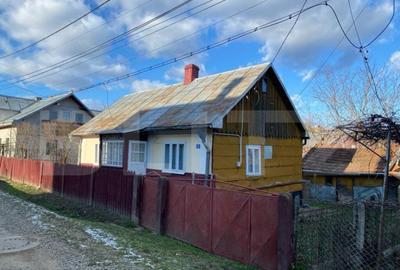 Casă cu 3 camere cu Teren 1048 Mp în Central