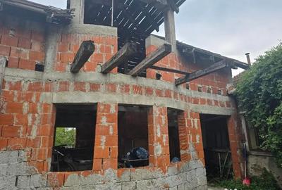 Casă cu 5 camere cu Teren 2670 Mp în Șumugiu - 12